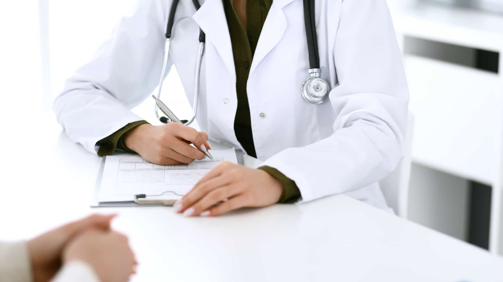 Chirurgie ambulatoire fissure anale quoi prévoir | Dr Stéphane Servajean | Paris